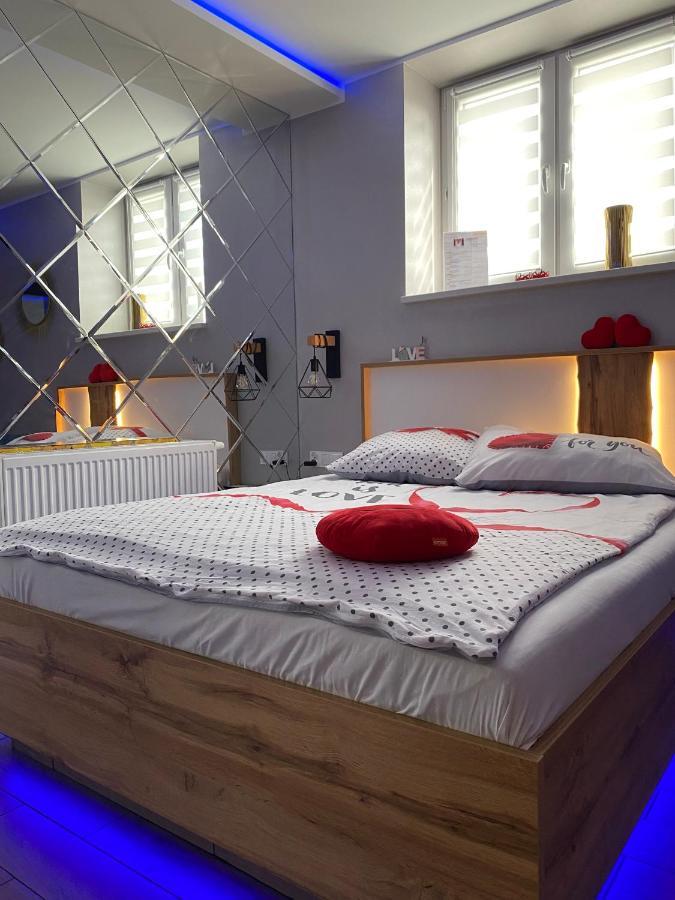 Apartament "Love" Centrum Z Duza Wanna Dla Dwojga Gniezno Exterior photo